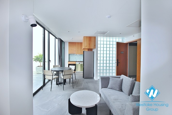 High-end 2 bedrooms apartment with huge balcony for rent in Tay Ho, Ha Noi